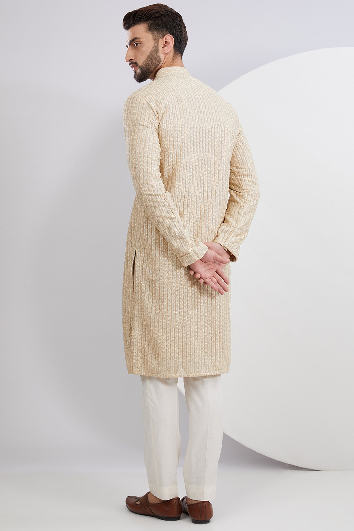 Golden Aari Threadwork Kurta - kasbahmen