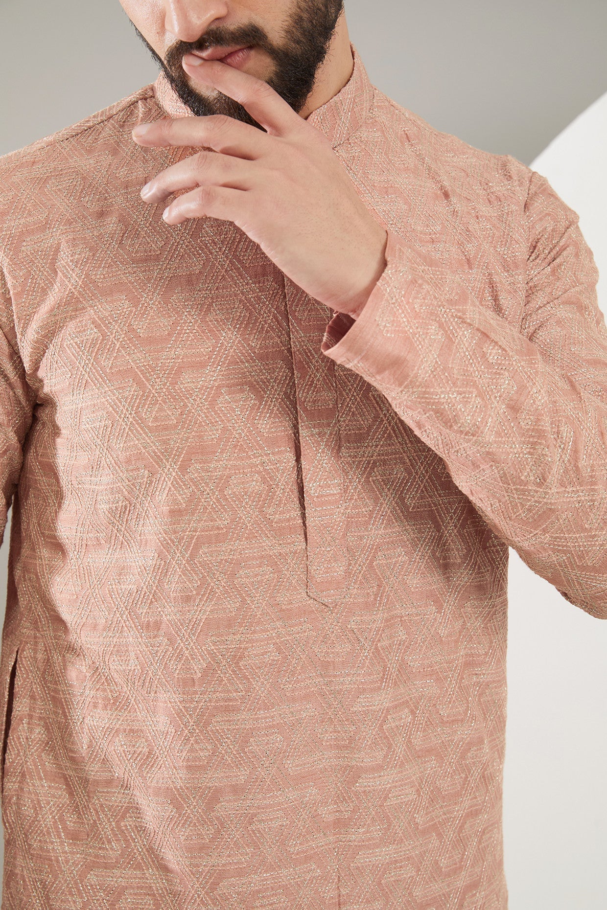 Peach Geometrically embroidered kurta - kasbahmen