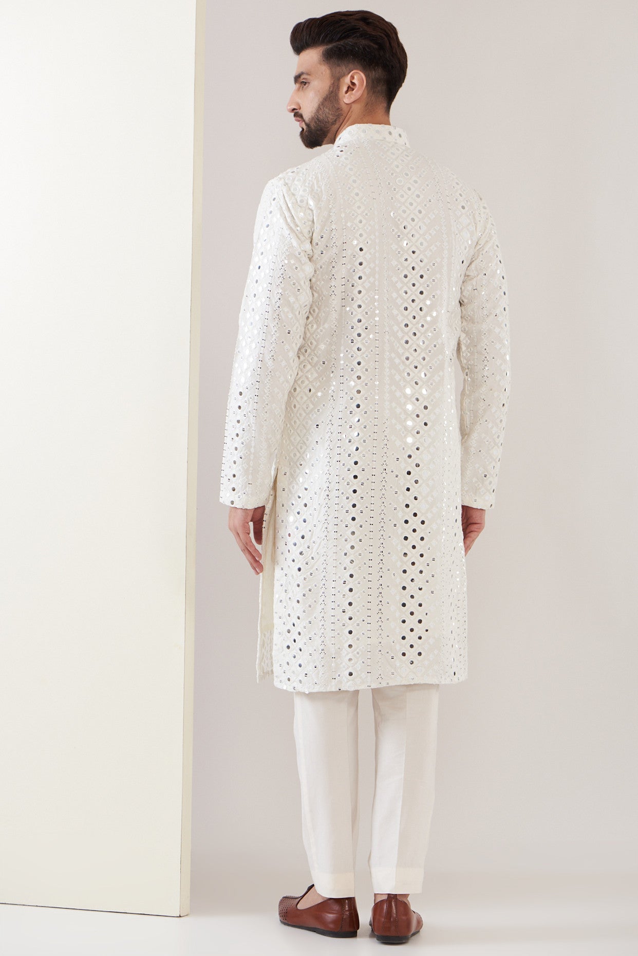 White signature mirror work kurta - kasbahmen