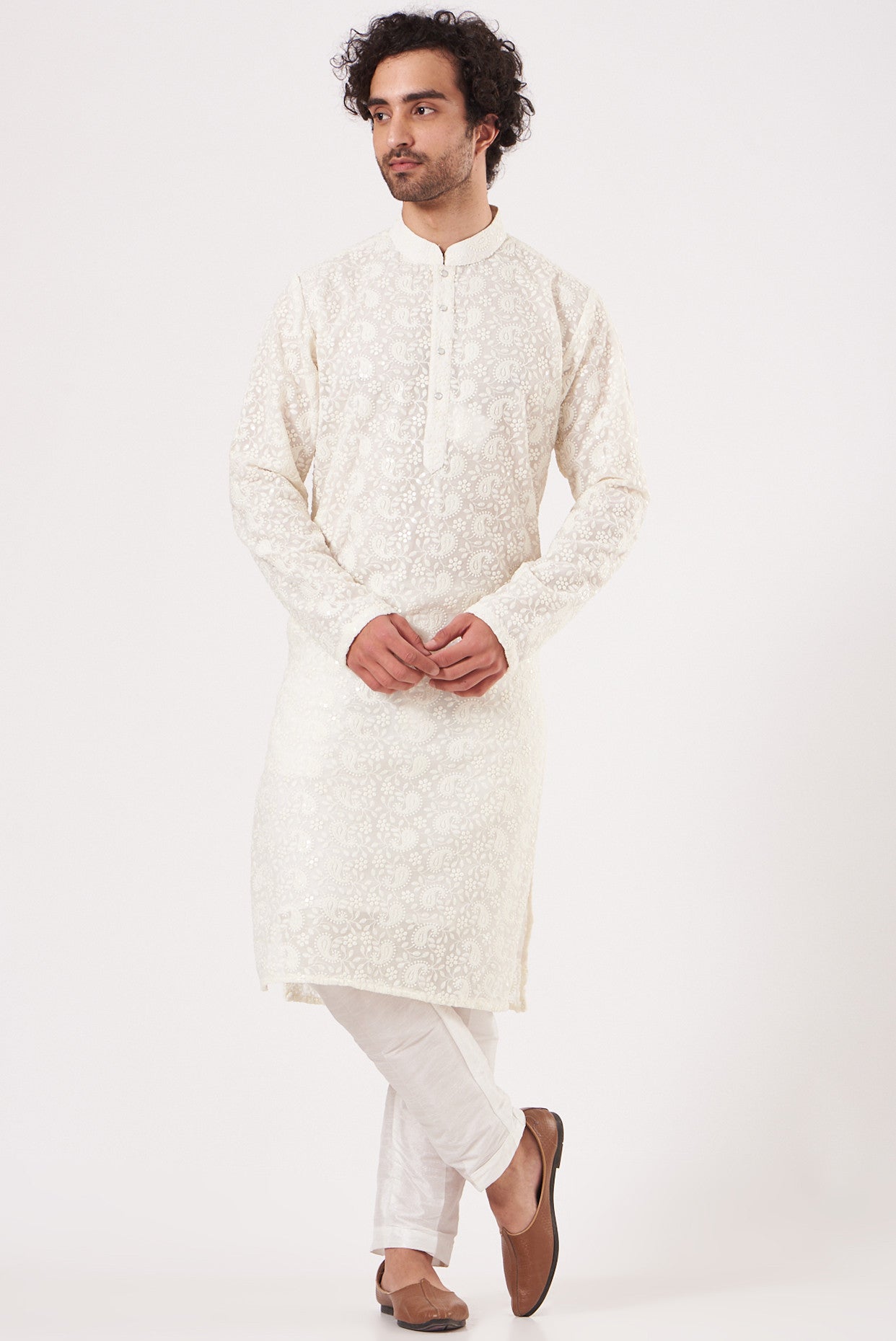 Stark white chikankari kurta - kasbahmen