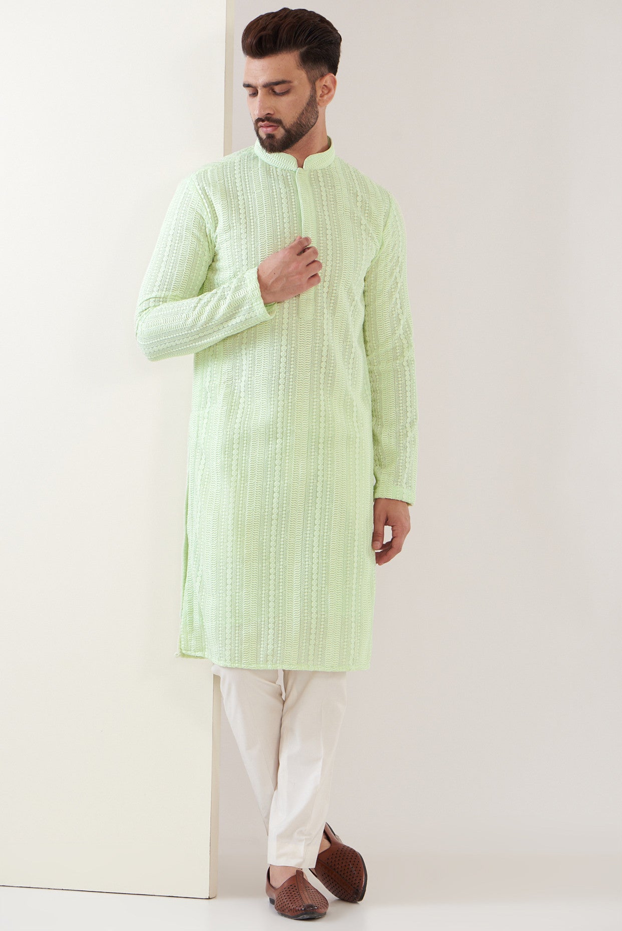 Green chikankari kurta with thread work - kasbahmen