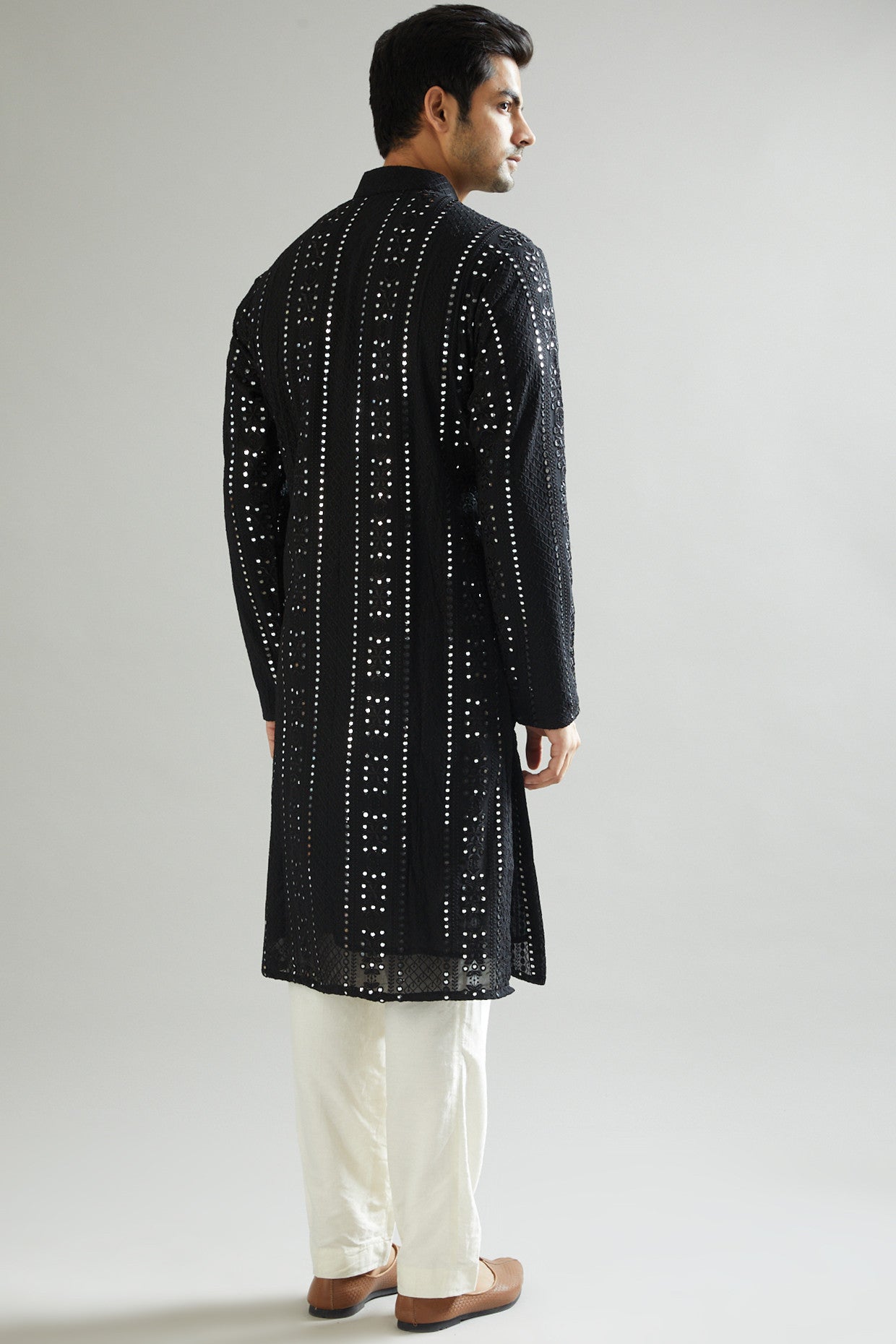 Black Mirror & Thread Embroidered Kurta - kasbahmen