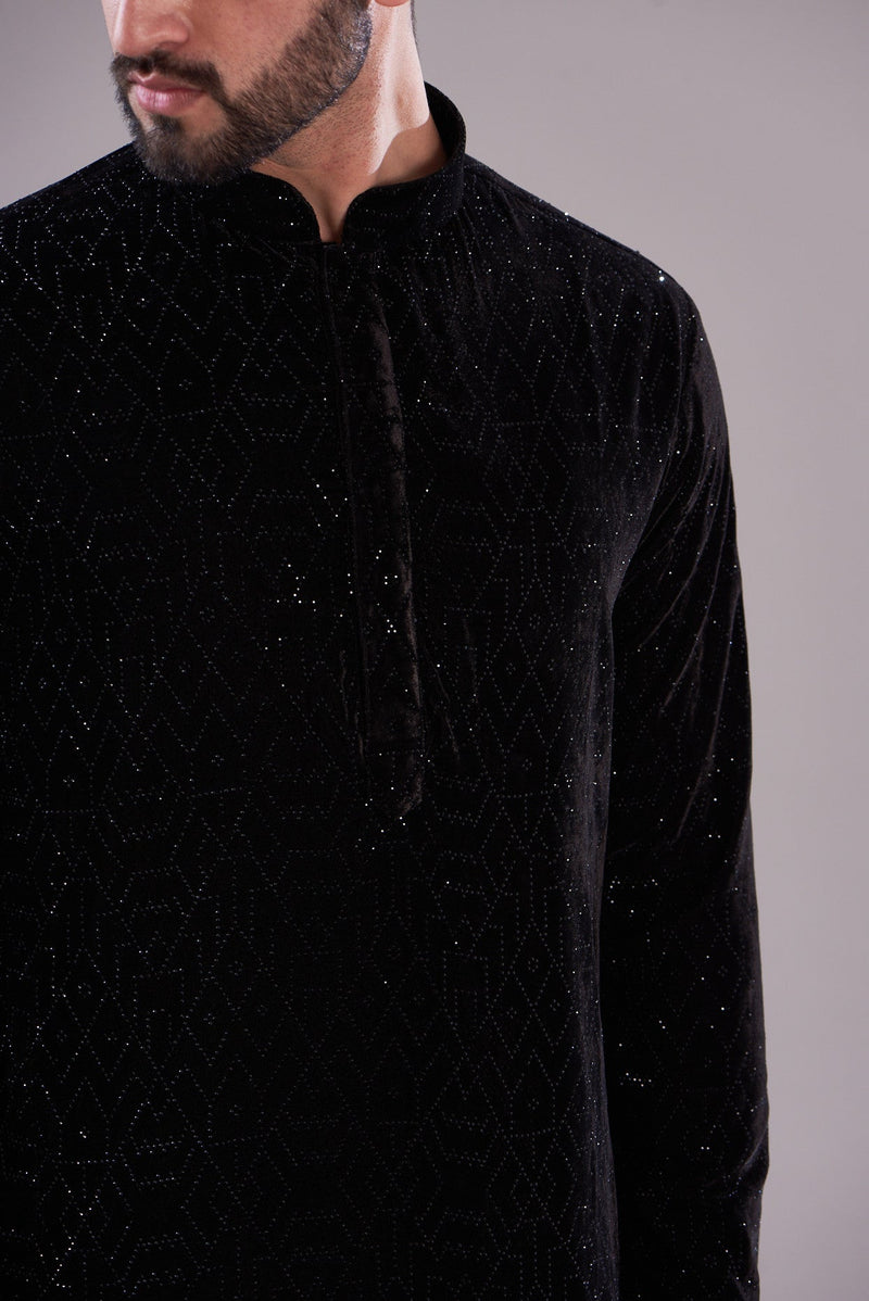 Black geometrically embrodried kurta