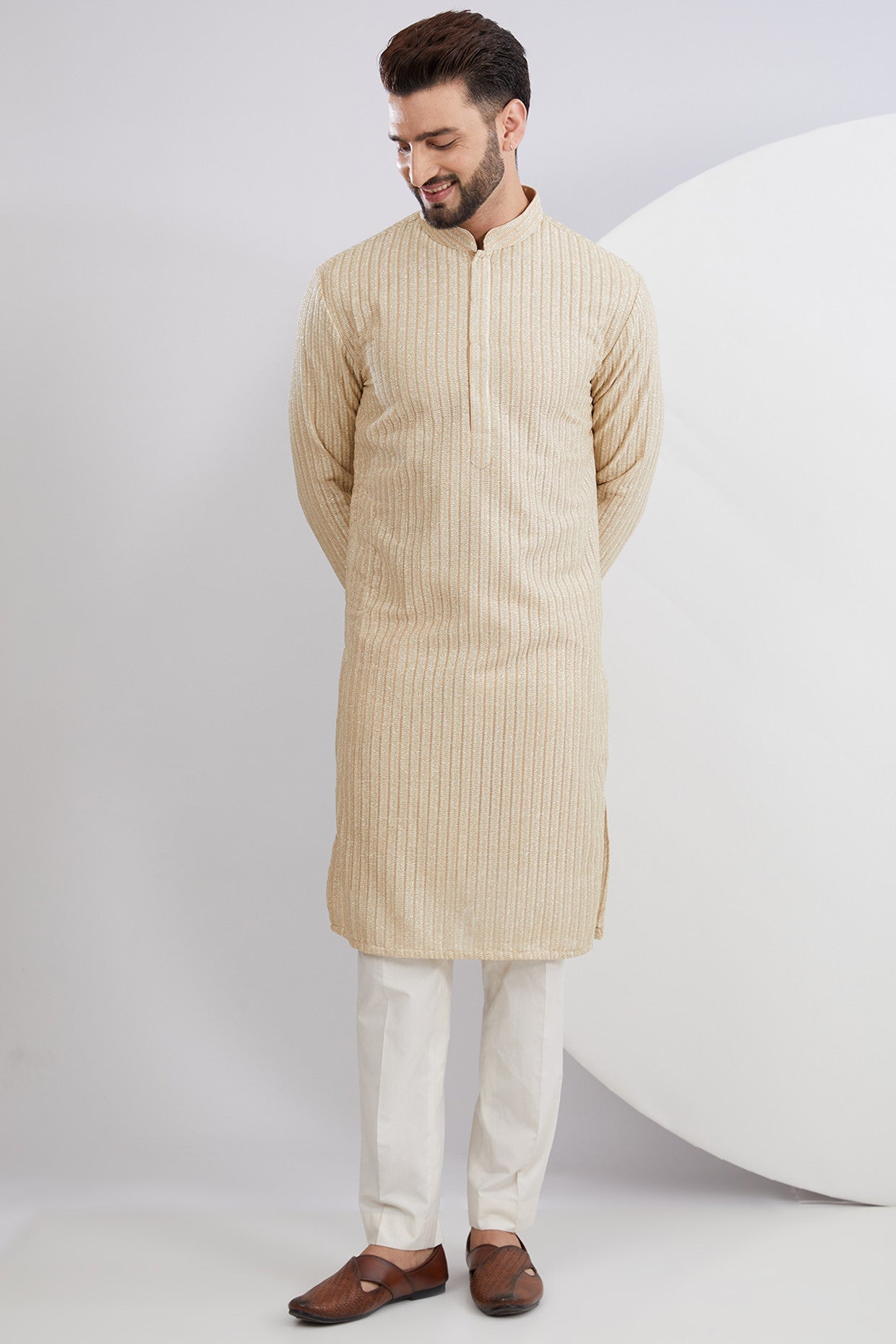 Golden Aari Threadwork Kurta - kasbahmen