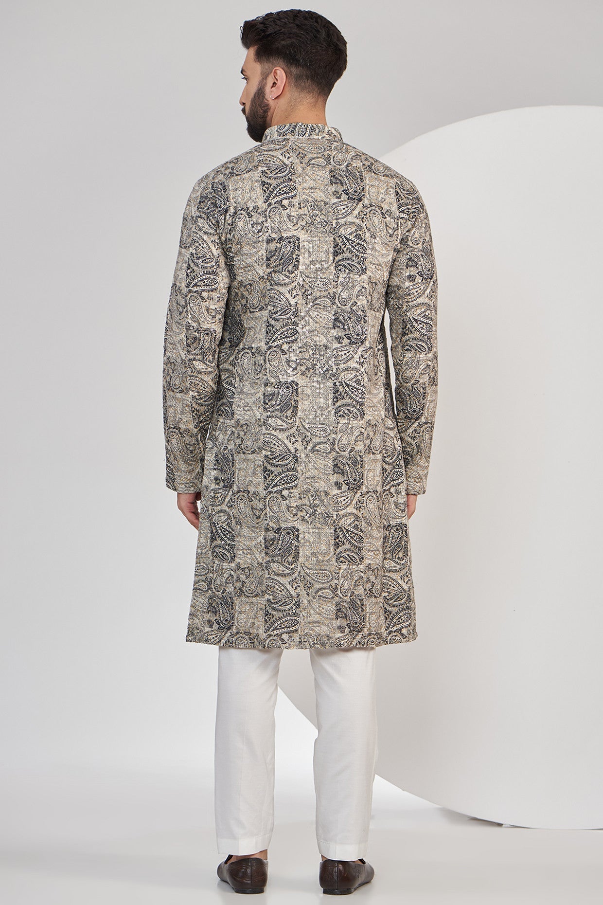 Grey embrodried kurta on print - kasbahmen