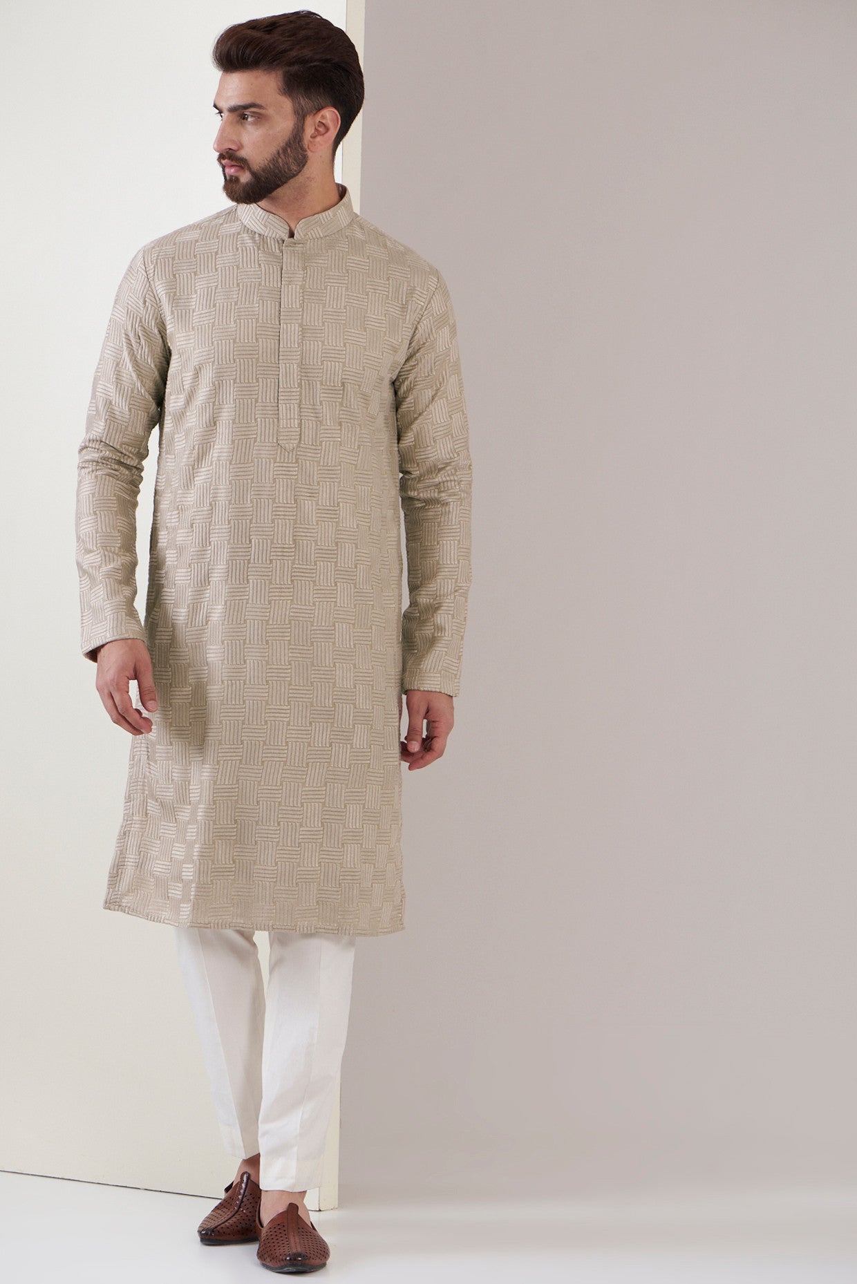 Beige chikankari kurta - kasbahmen