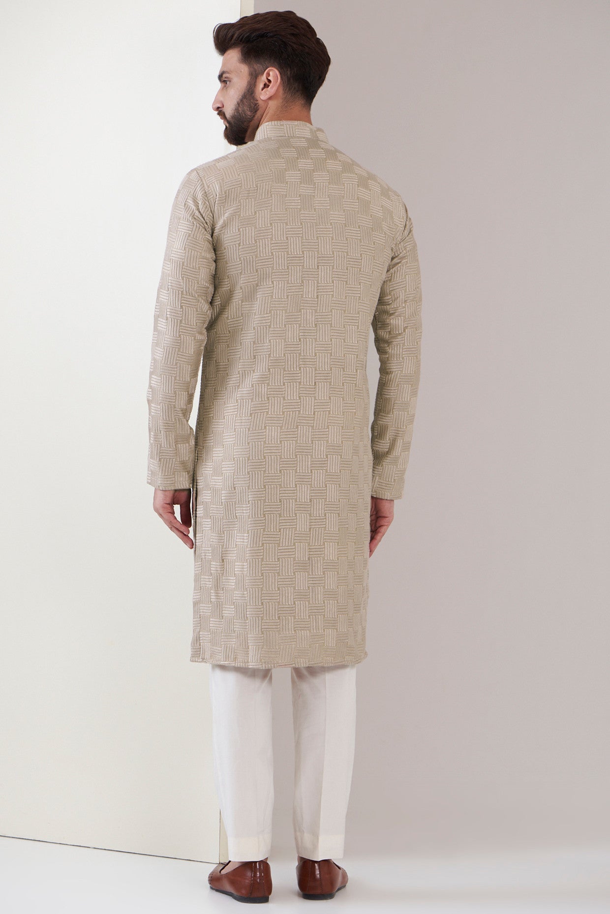 Beige chikankari kurta - kasbahmen